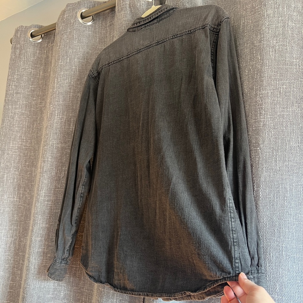 Levi’s Men’s black/gray denim button down shirt with branded buttons - Large - Picture 9 of 14